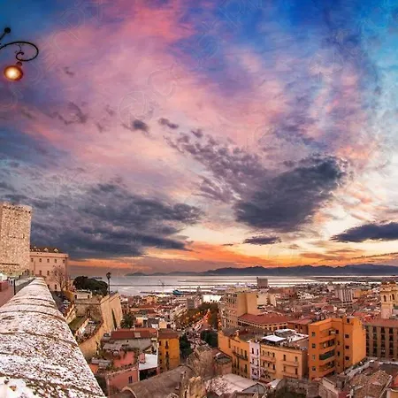 Casa Flora, A Panoramic Flat With Free Car Parking Lägenhet Cagliari