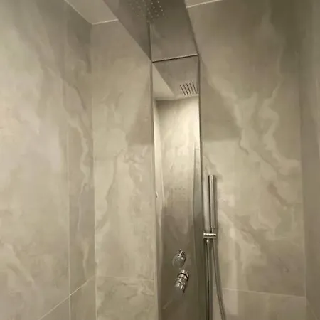 Casa Flora, A Panoramic Flat With Free Car Parking Lägenhet *