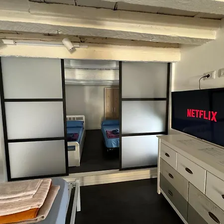 Casa Flora, A Panoramic Flat With Free Car Parking *